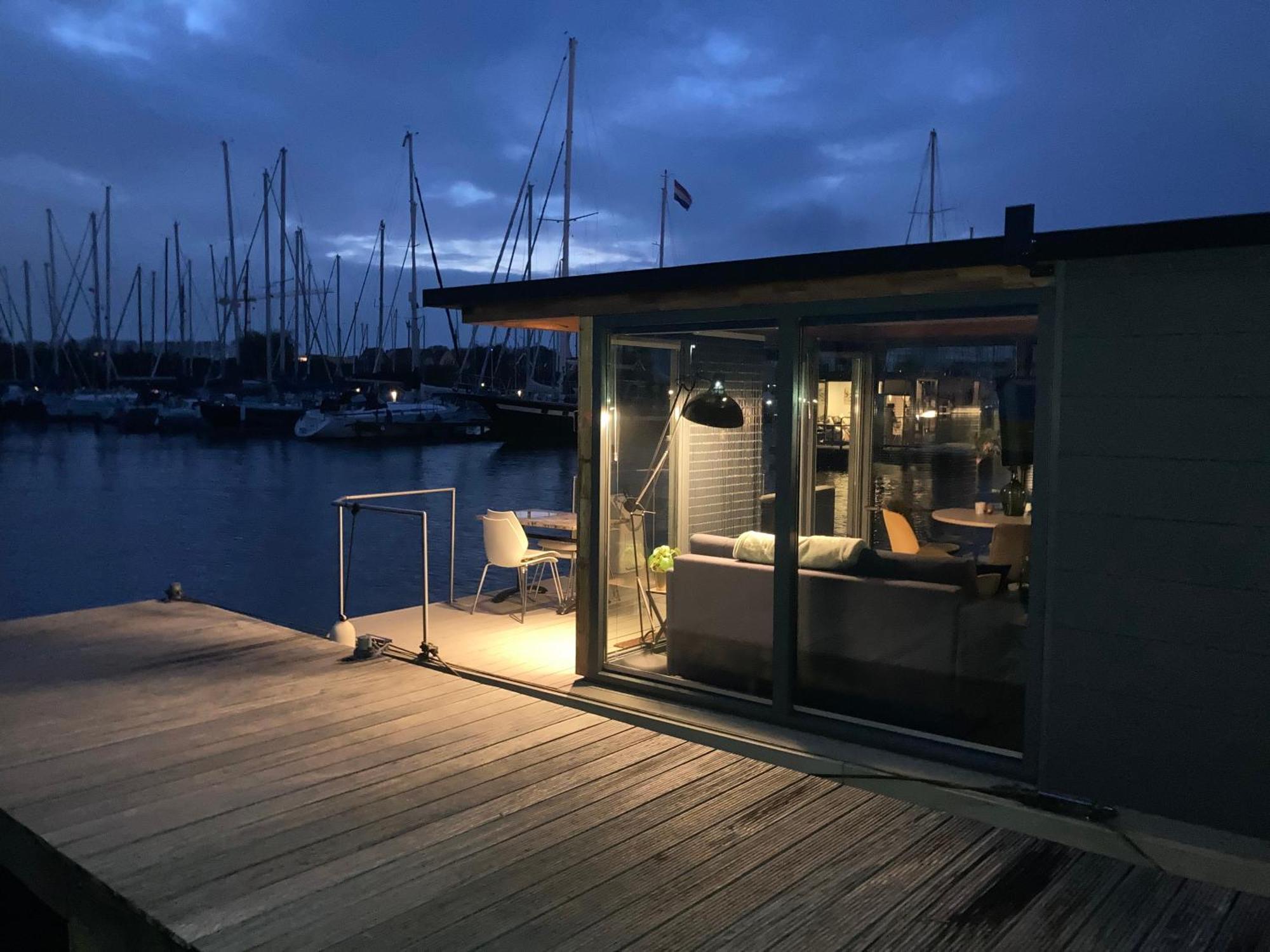 Houseboat De Amstel Hotel โมนนิคเคินดาม ภายนอก รูปภาพ